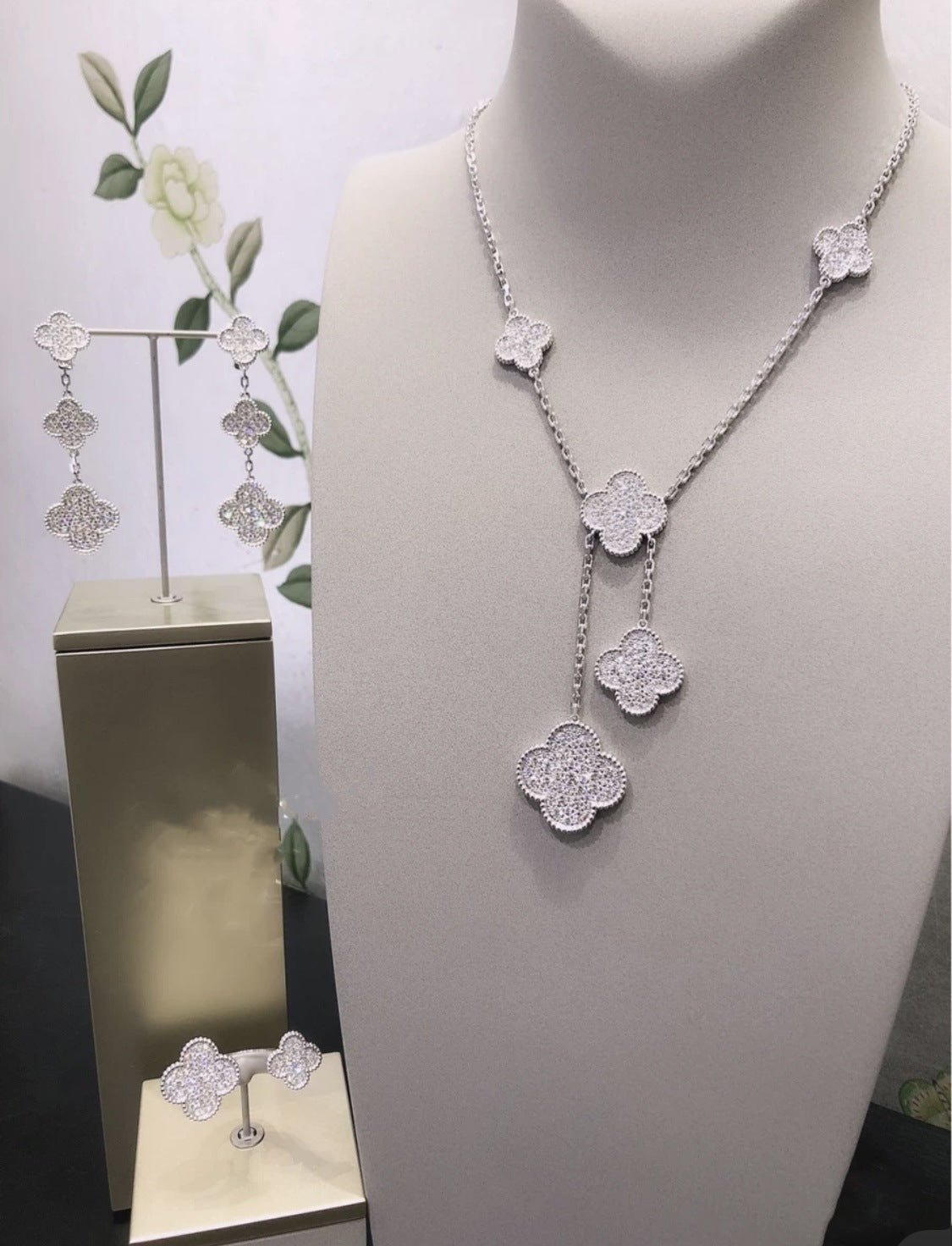 EMKOSUNG 18K Gold  Plated  6 Flowers Four Leaf Clover Necklaces for Women