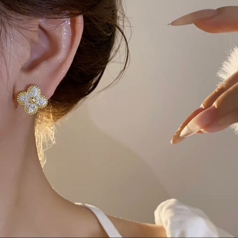 EMKOSUNG 18K Gold  Plated  Single Flowers Four Leaf Clover Earrings for Women