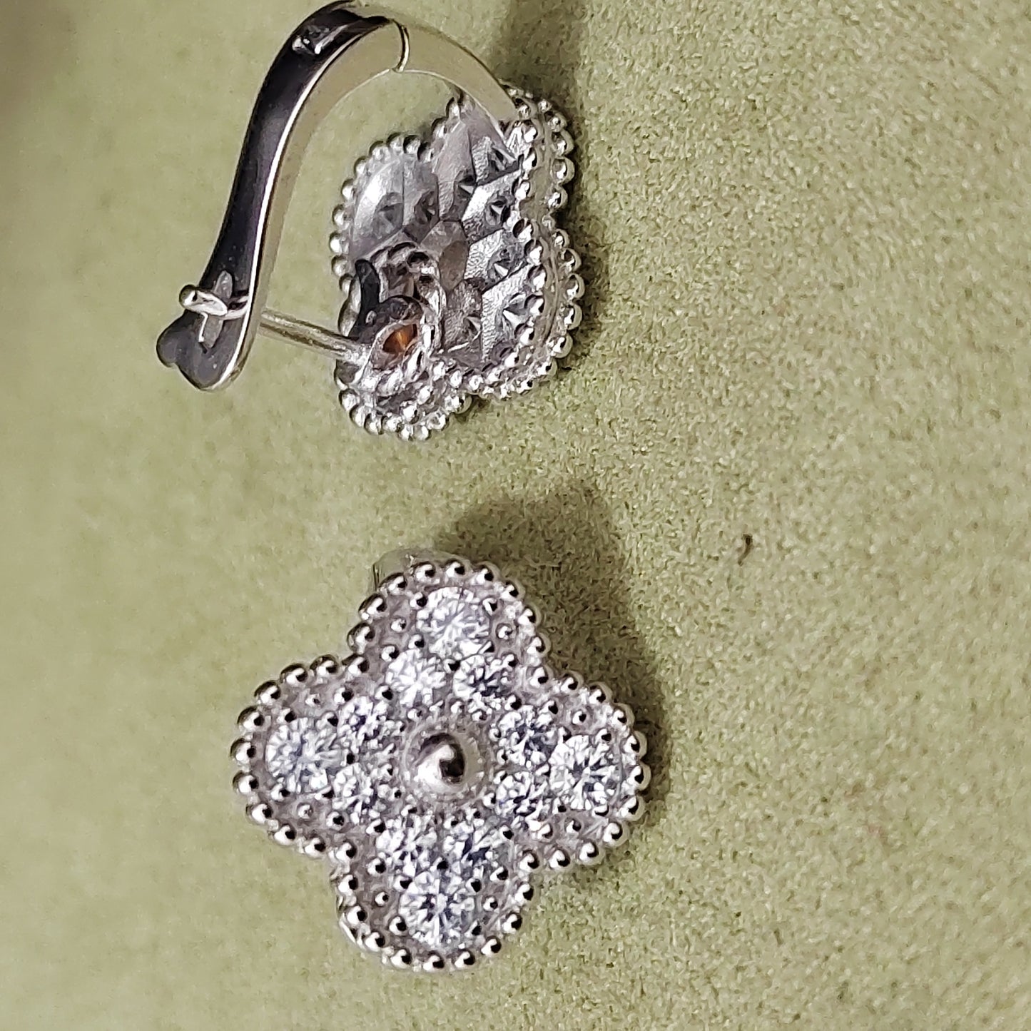 EMKOSUNG 18K Gold  Plated  Single Flowers Four Leaf Clover Earrings for Women