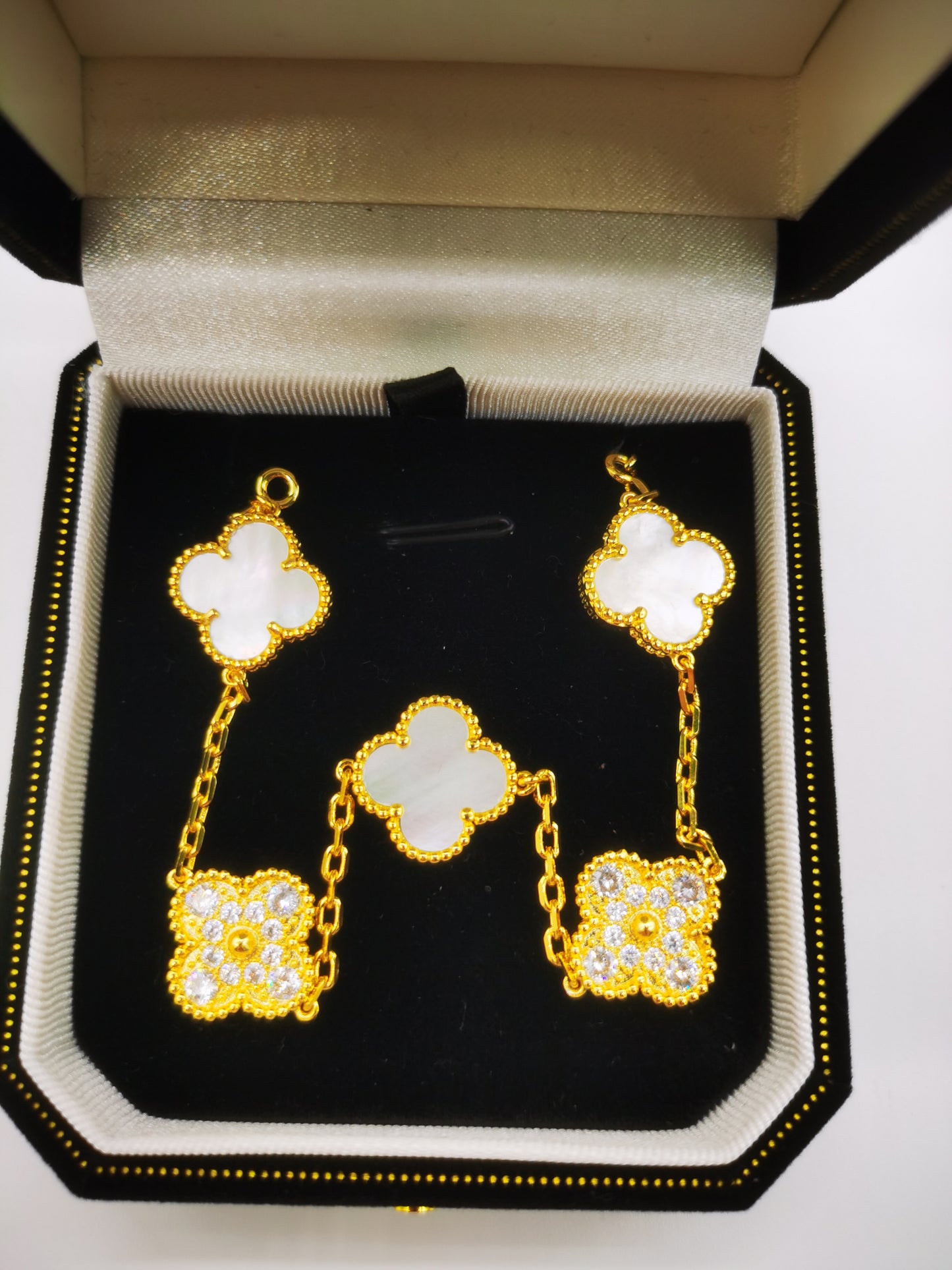 EMKOSUNG 18K Gold  Plated  Four Leaf Clover Bracelets for Women