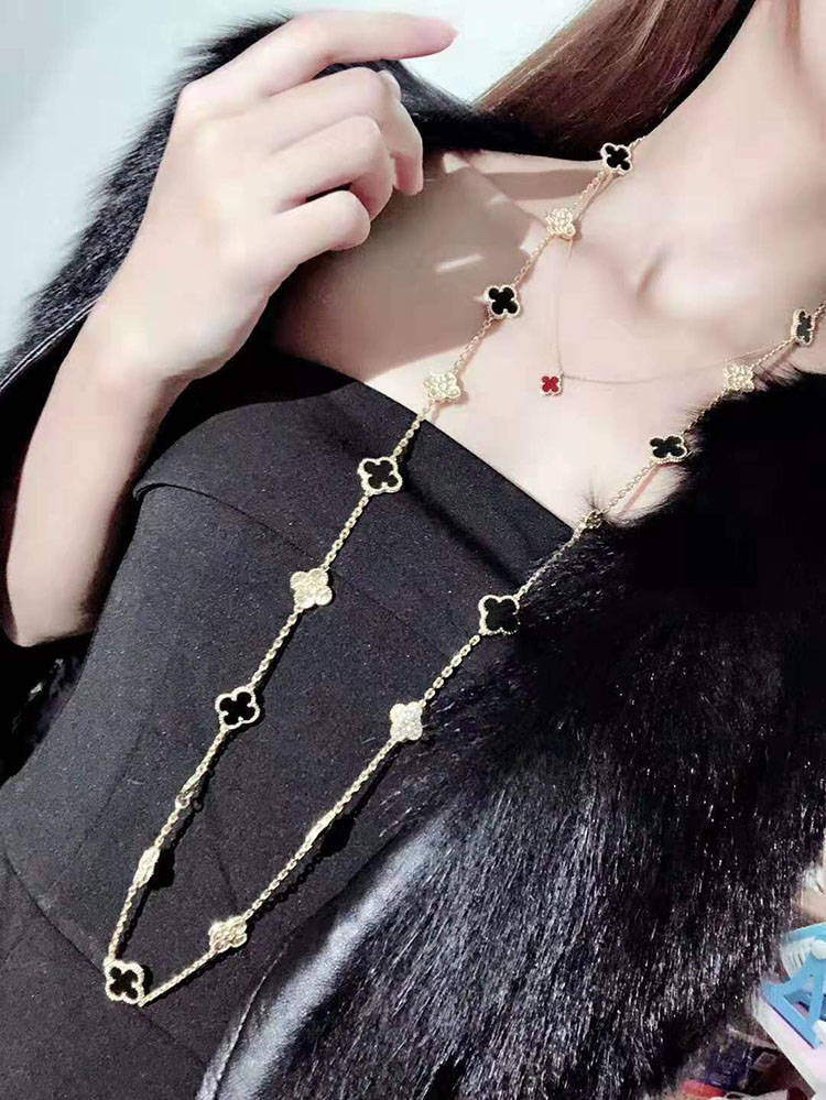 EMKOSUNG 18K Gold  Plated  20 Flowers Four Leaf Clover Necklaces for Women