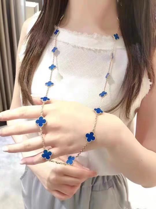 EMKOSUNG 18K Gold  Plated  20 Flowers Four Leaf Clover Necklaces for Women